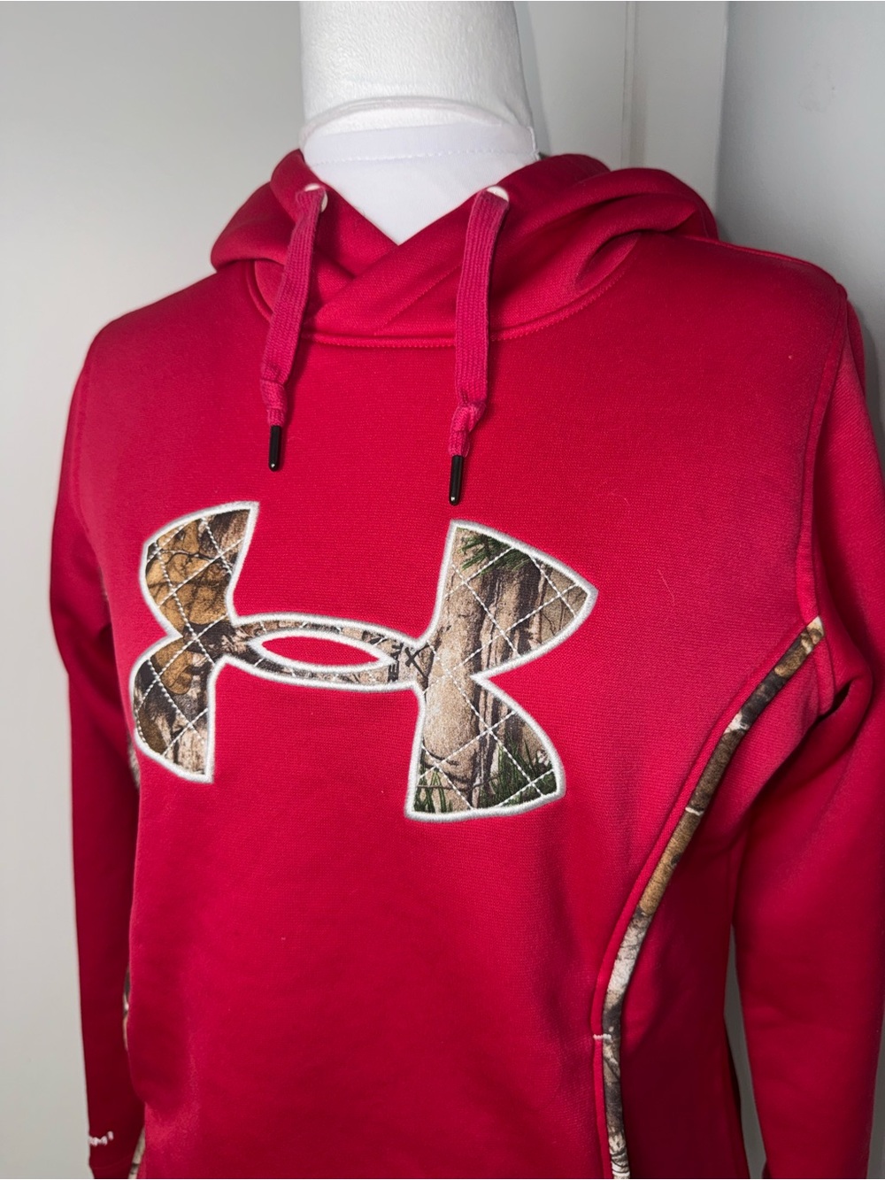 Under Armour Forest Camo Neon Pink Hoodie/ Size Small - Picture 3 of 6